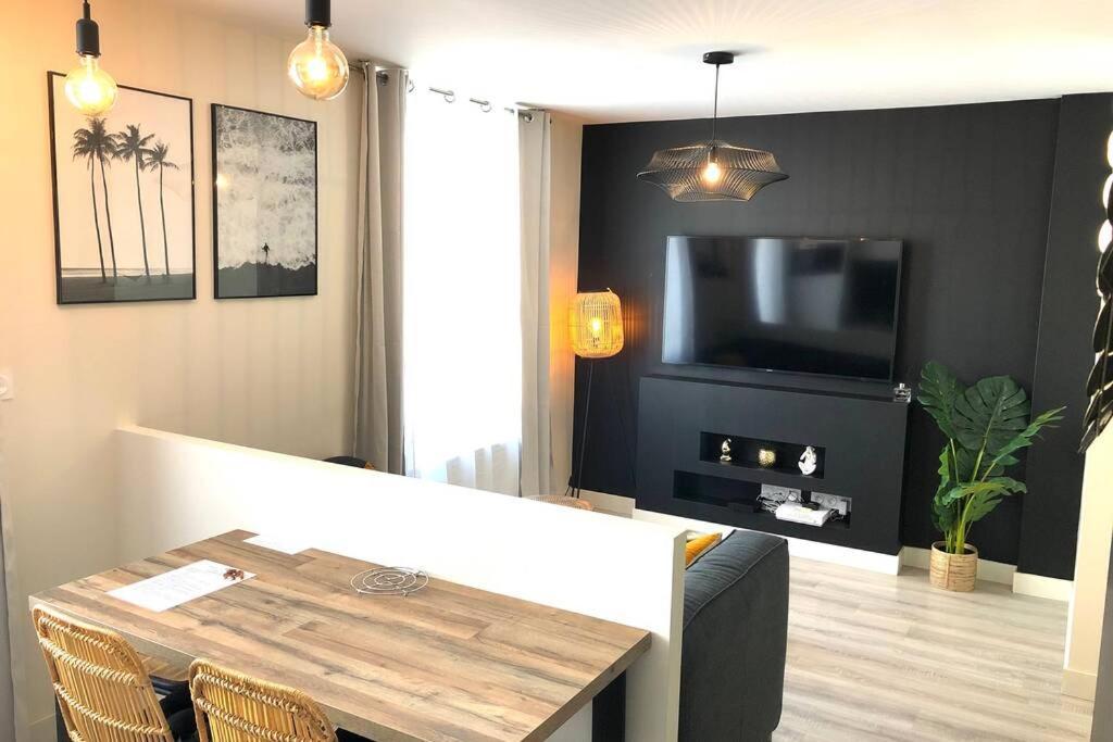 Appartement La Madeleine โลริอ็อง ภายนอก รูปภาพ